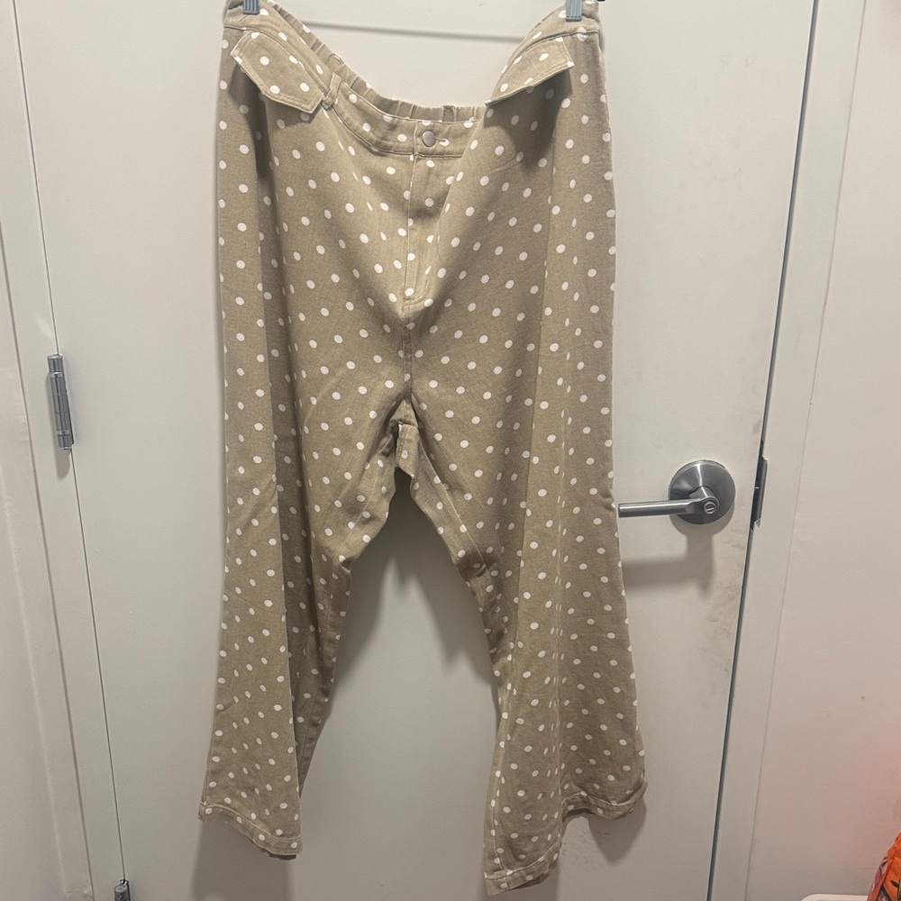 Gilli Beige Polka Dot Trousers 29 inch inseam button butterfly zipper